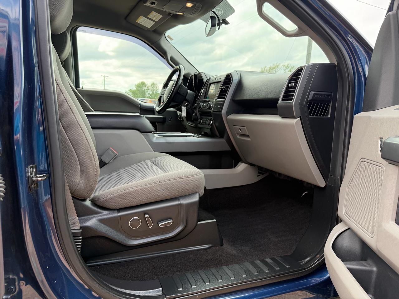 Ford F-150 SuperCrew 150" XLT 4WD 2018