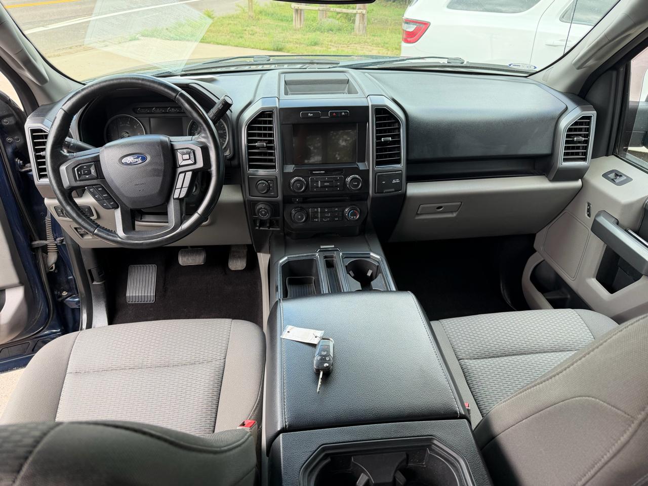 Ford F-150 SuperCrew 150" XLT 4WD 2018