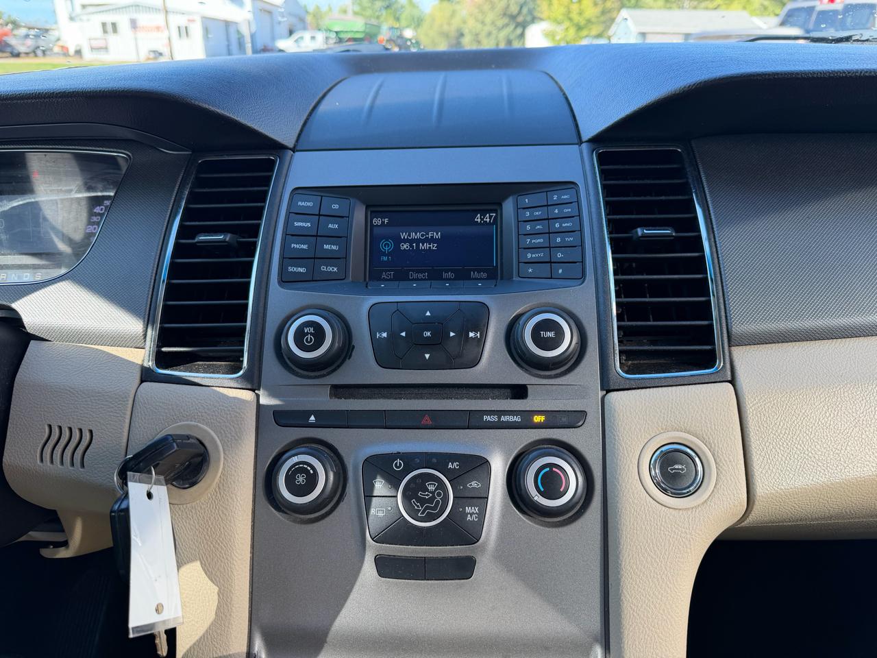 Ford Taurus SE FWD 2018