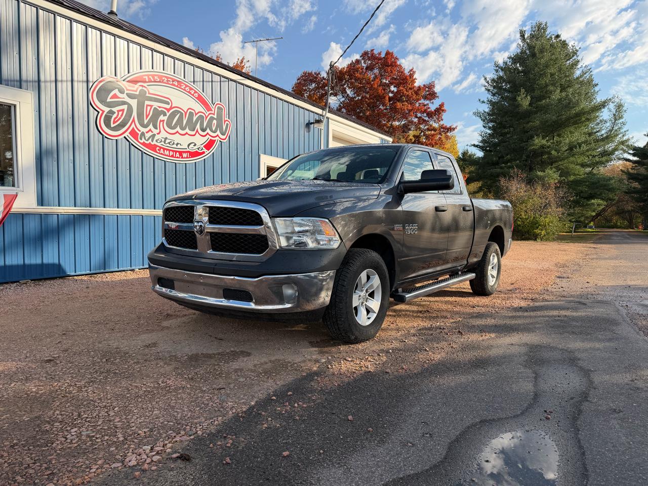 RAM 1500 4WD Quad Cab 140.5" ST 2017