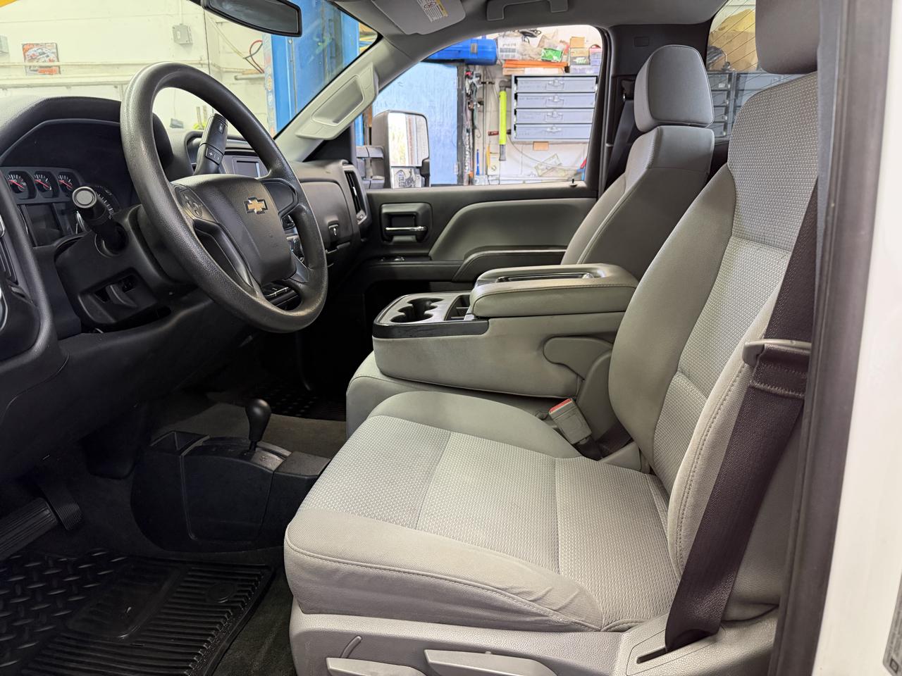 Chevrolet Silverado 3500HD 4WD Reg Cab 133.6" Work Truck 2017