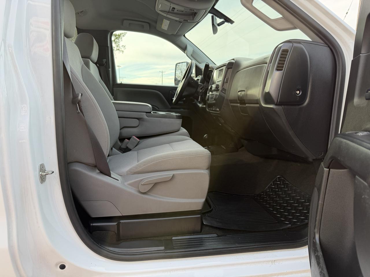 Chevrolet Silverado 3500HD 4WD Reg Cab 133.6" Work Truck 2017