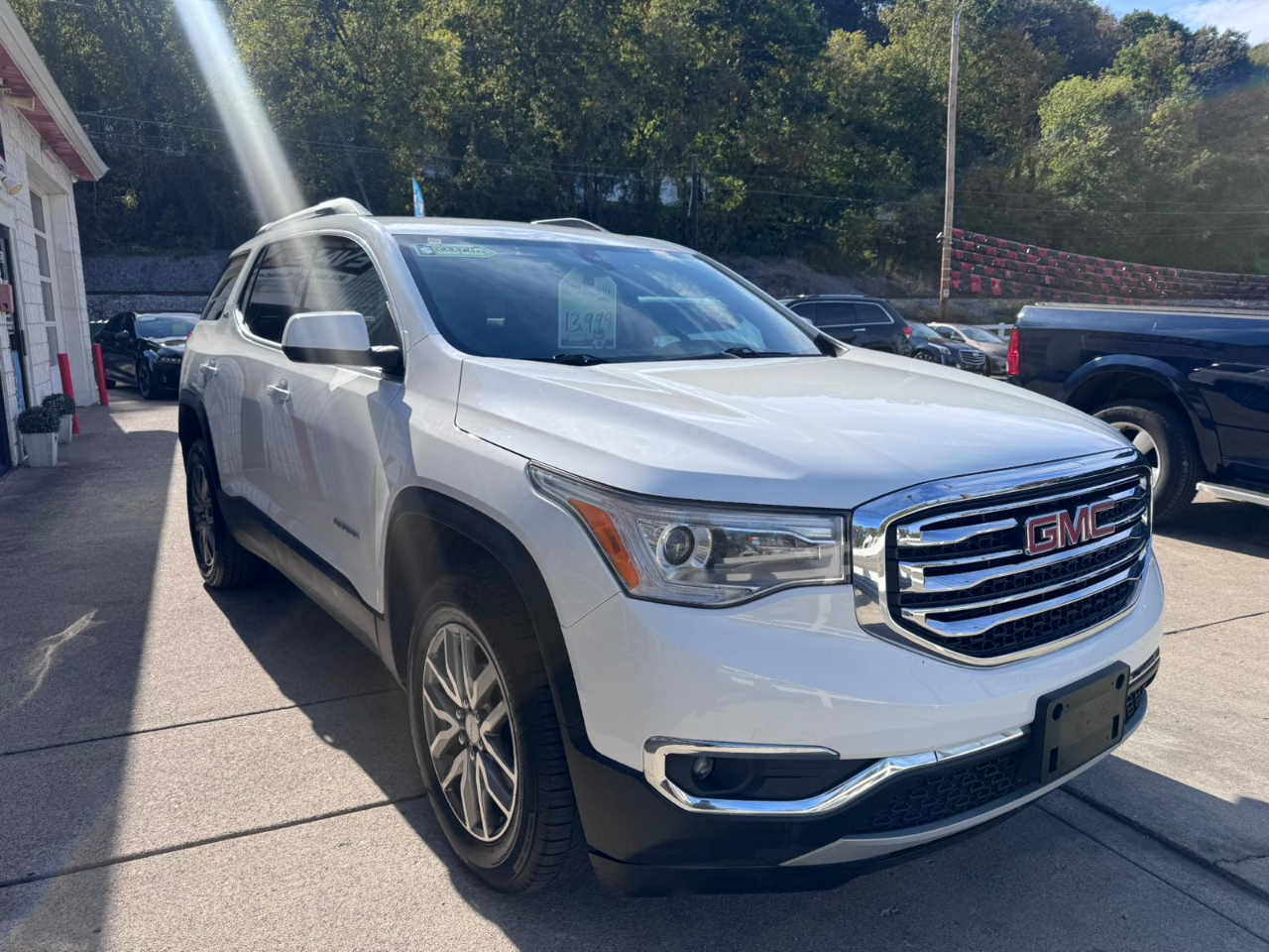 GMC Acadia SLE-2 FWD 2019 GMC Acadia SLE-2 FWD 2019