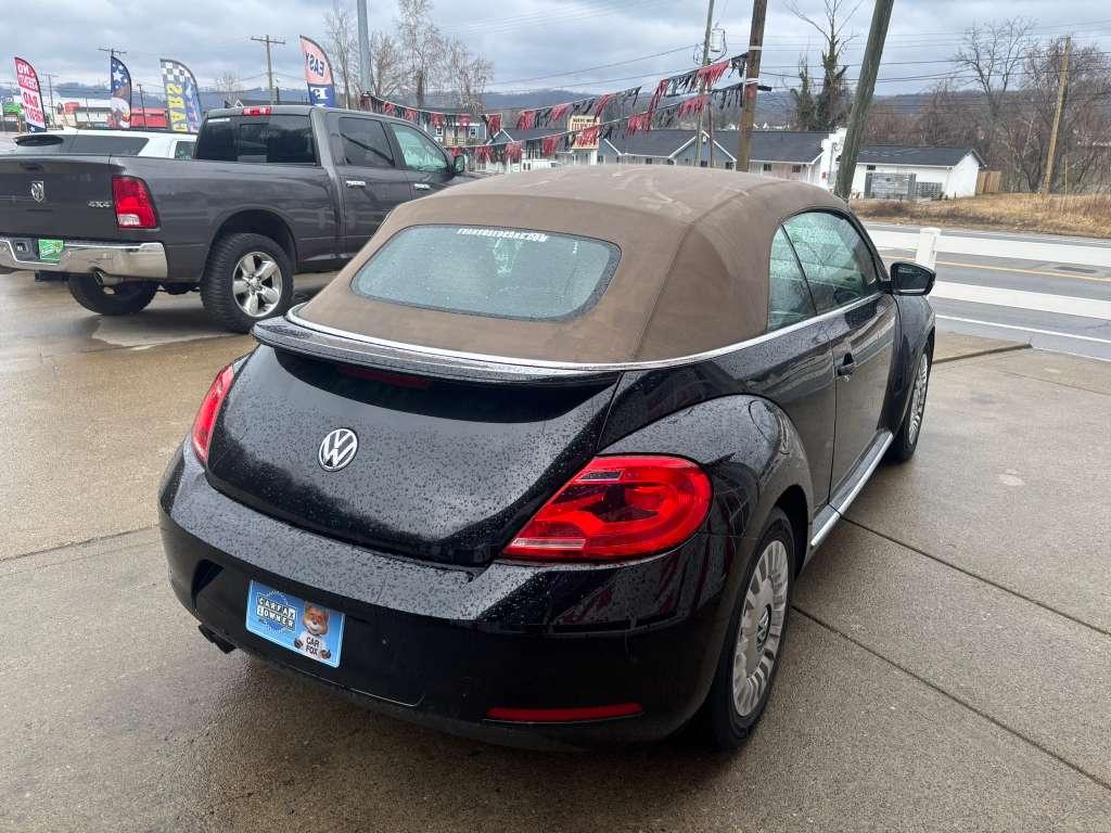 Volkswagen Beetle 2.5L Convertible 2013