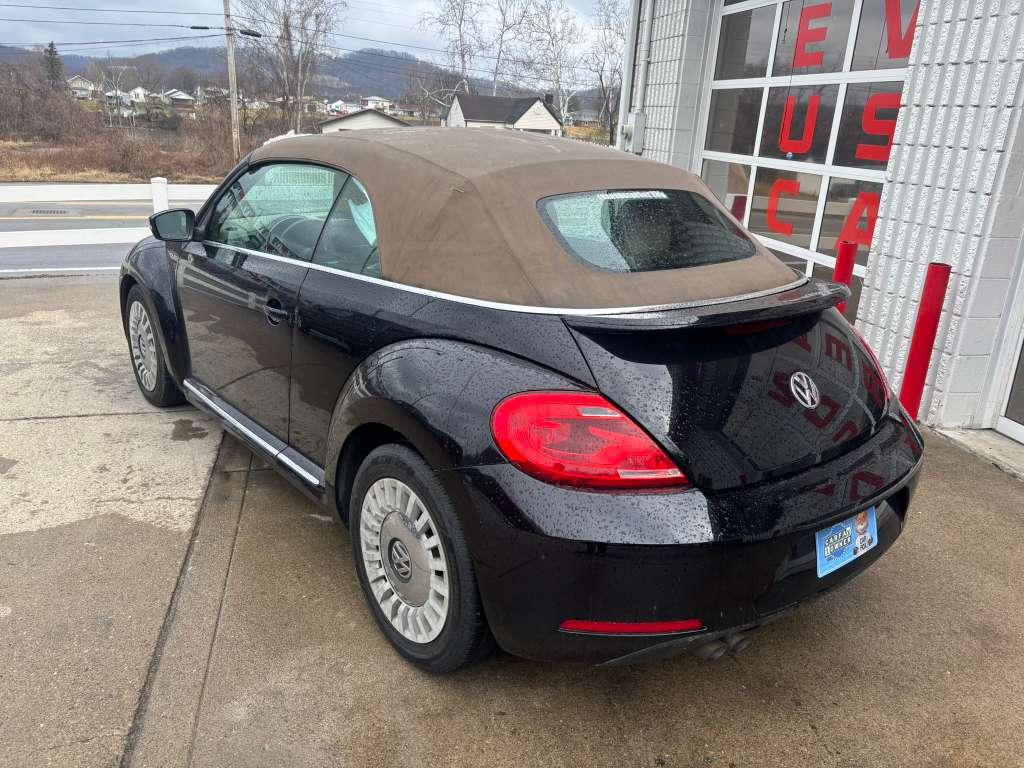 Volkswagen Beetle 2.5L Convertible 2013