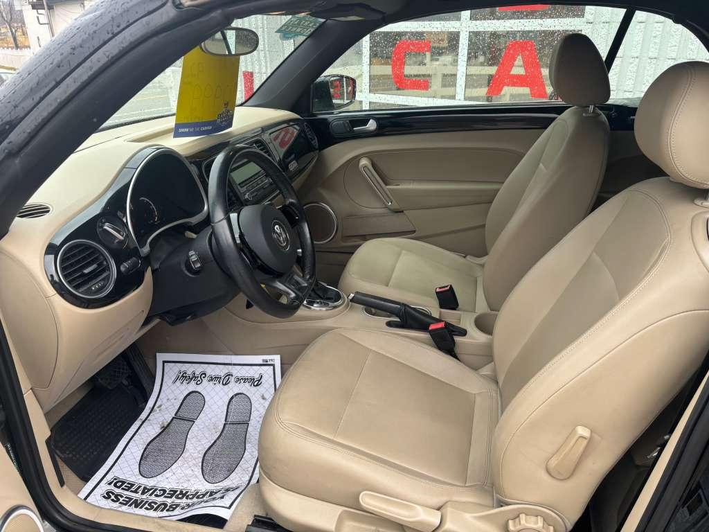 Volkswagen Beetle 2.5L Convertible 2013
