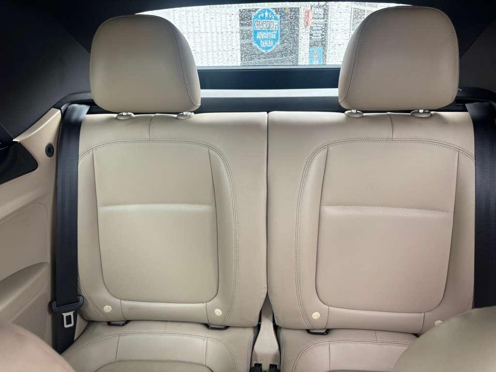 Volkswagen Beetle 2.5L Convertible 2013