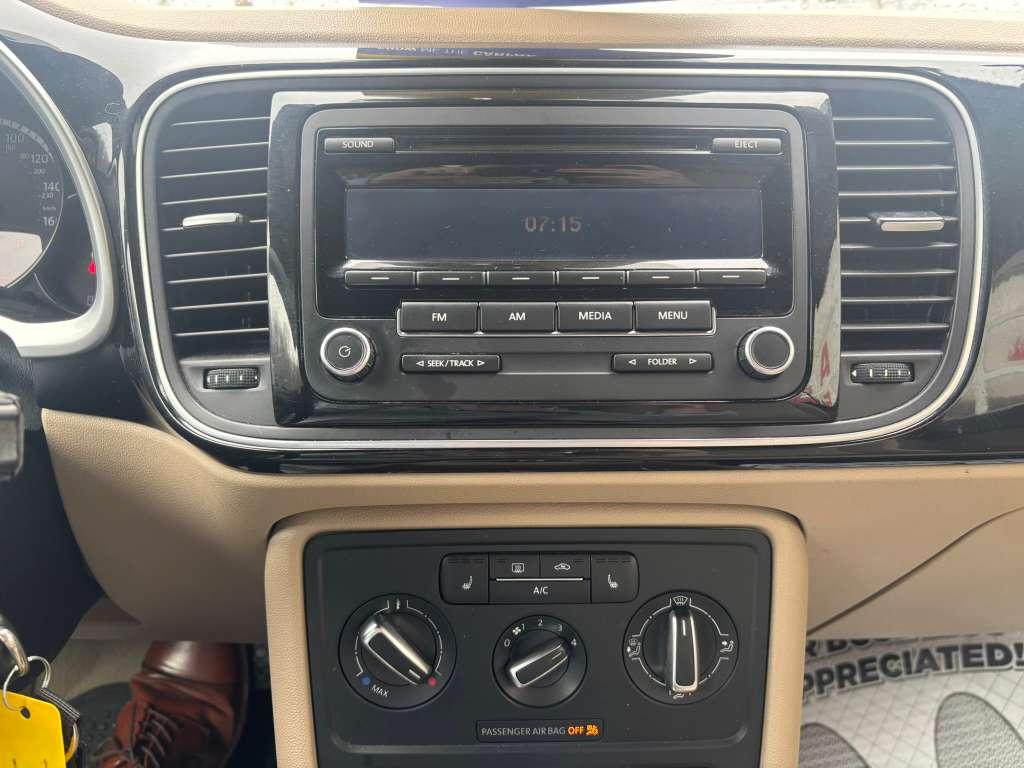 Volkswagen Beetle 2.5L Convertible 2013