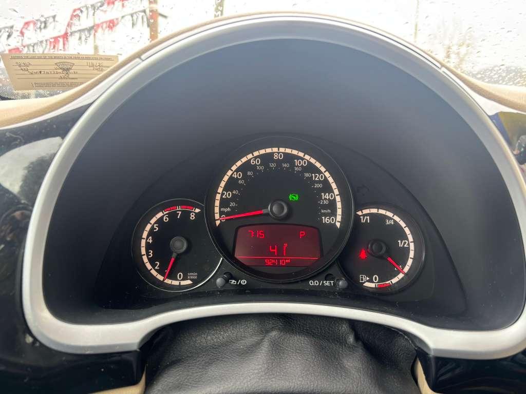 Volkswagen Beetle 2.5L Convertible 2013