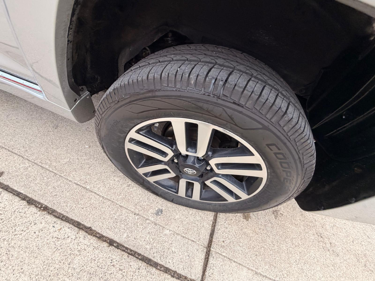 Toyota 4Runner SR5 4WD 2015