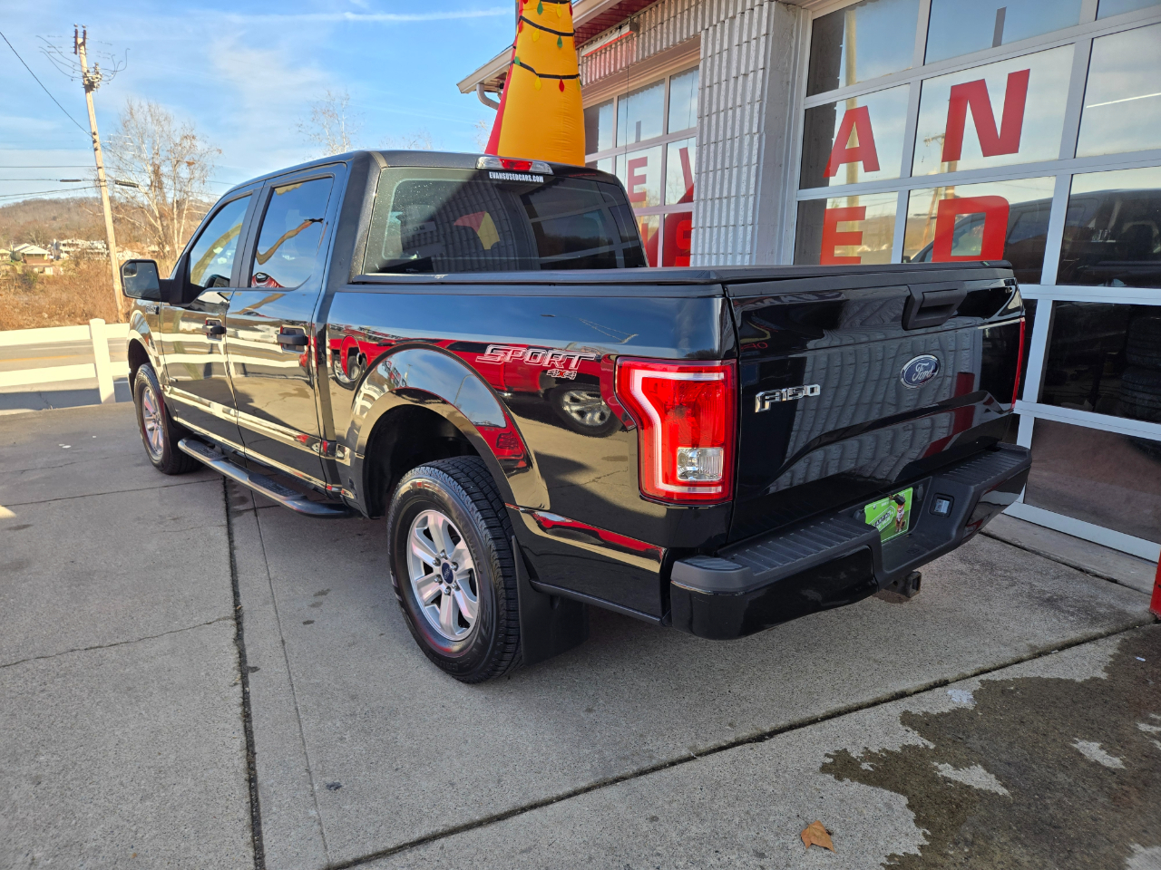 Ford F-150 XL SuperCrew 5.5-ft. Bed 4WD 2015