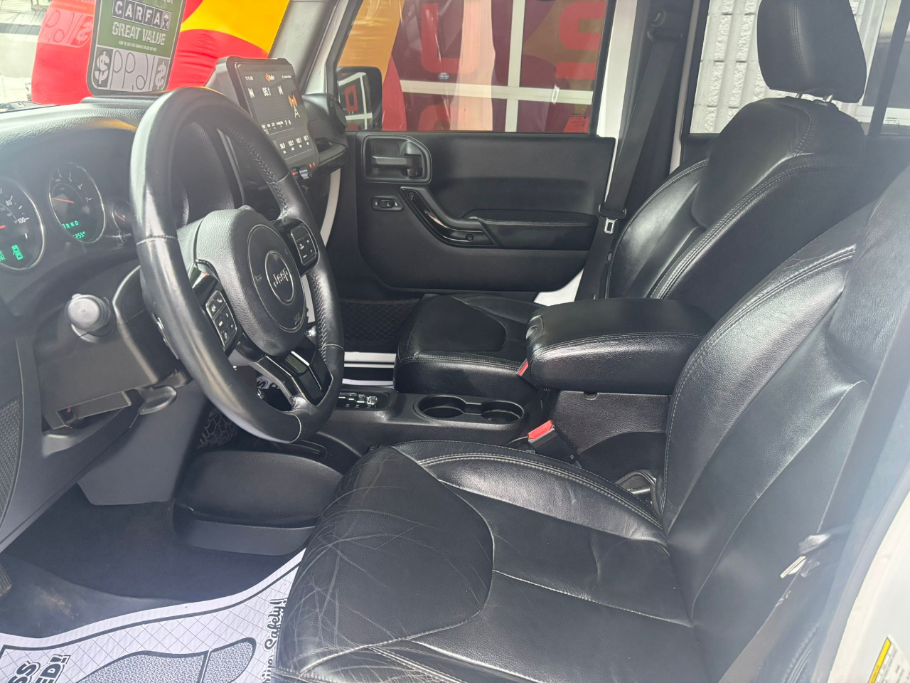 Jeep Wrangler Unlimited Sahara 4WD 2014