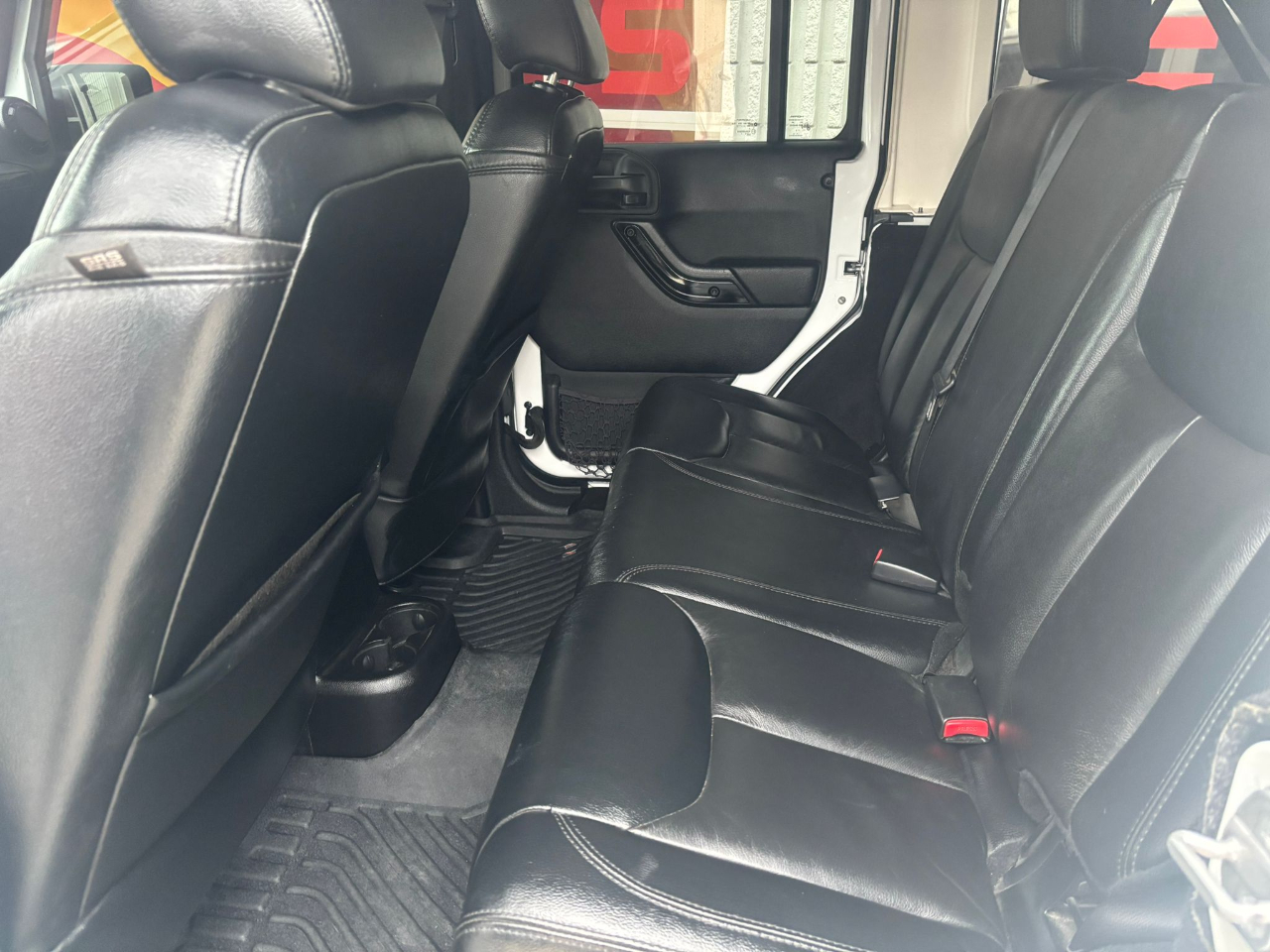 Jeep Wrangler Unlimited Sahara 4WD 2014