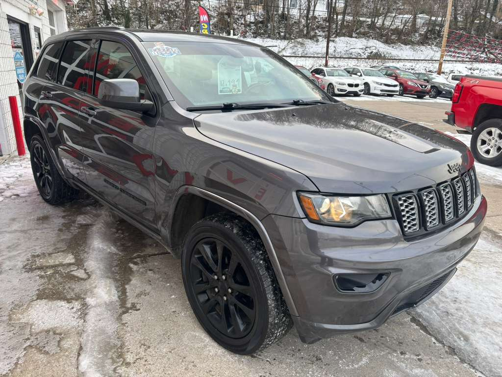 Jeep Grand Cherokee Laredo 4WD 2018