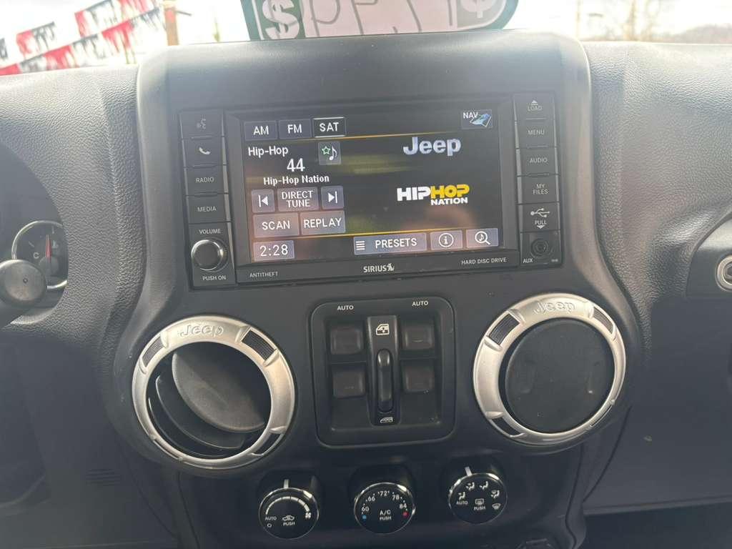 Jeep Wrangler Unlimited Sahara 4WD 2013