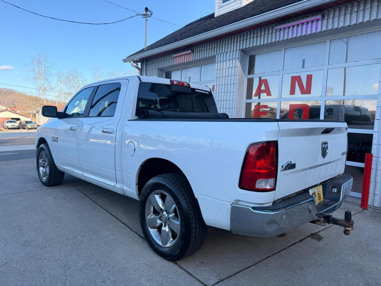RAM 1500 SLT Crew Cab SWB 4WD 2018