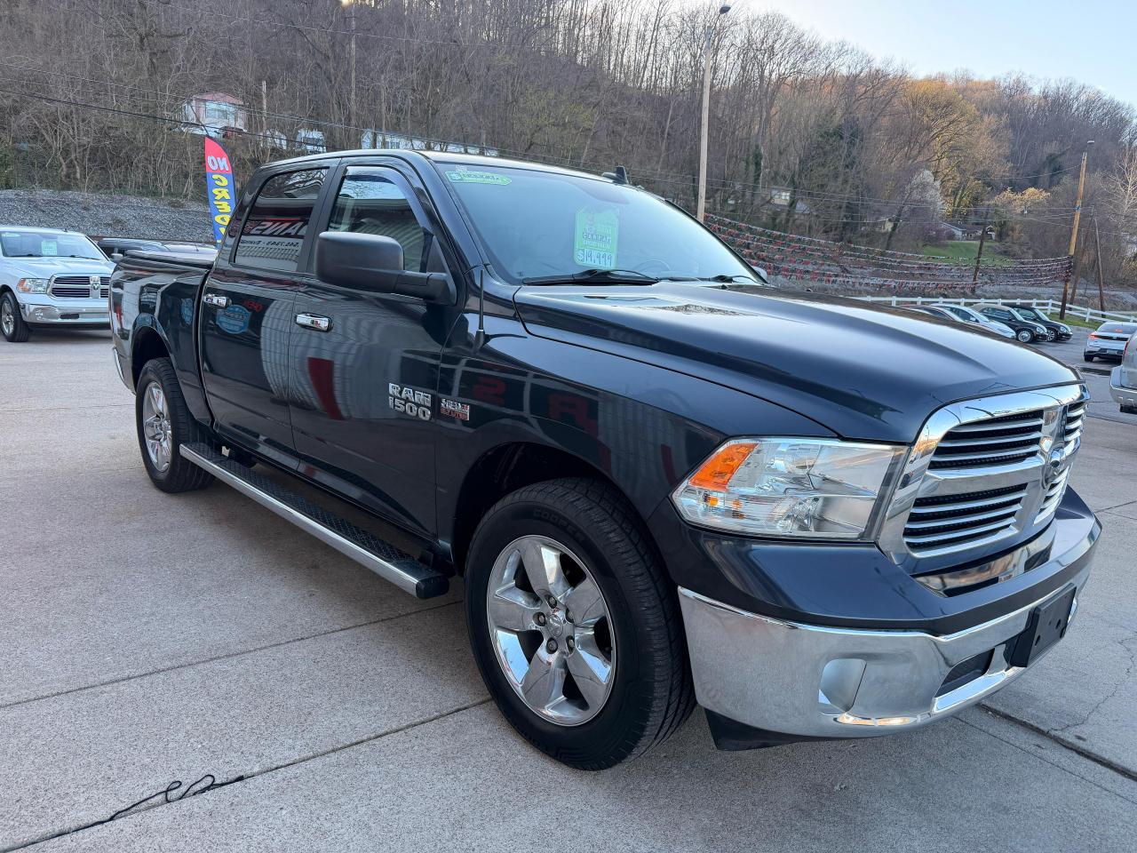 RAM 1500 SLT Crew Cab SWB 4WD 2015