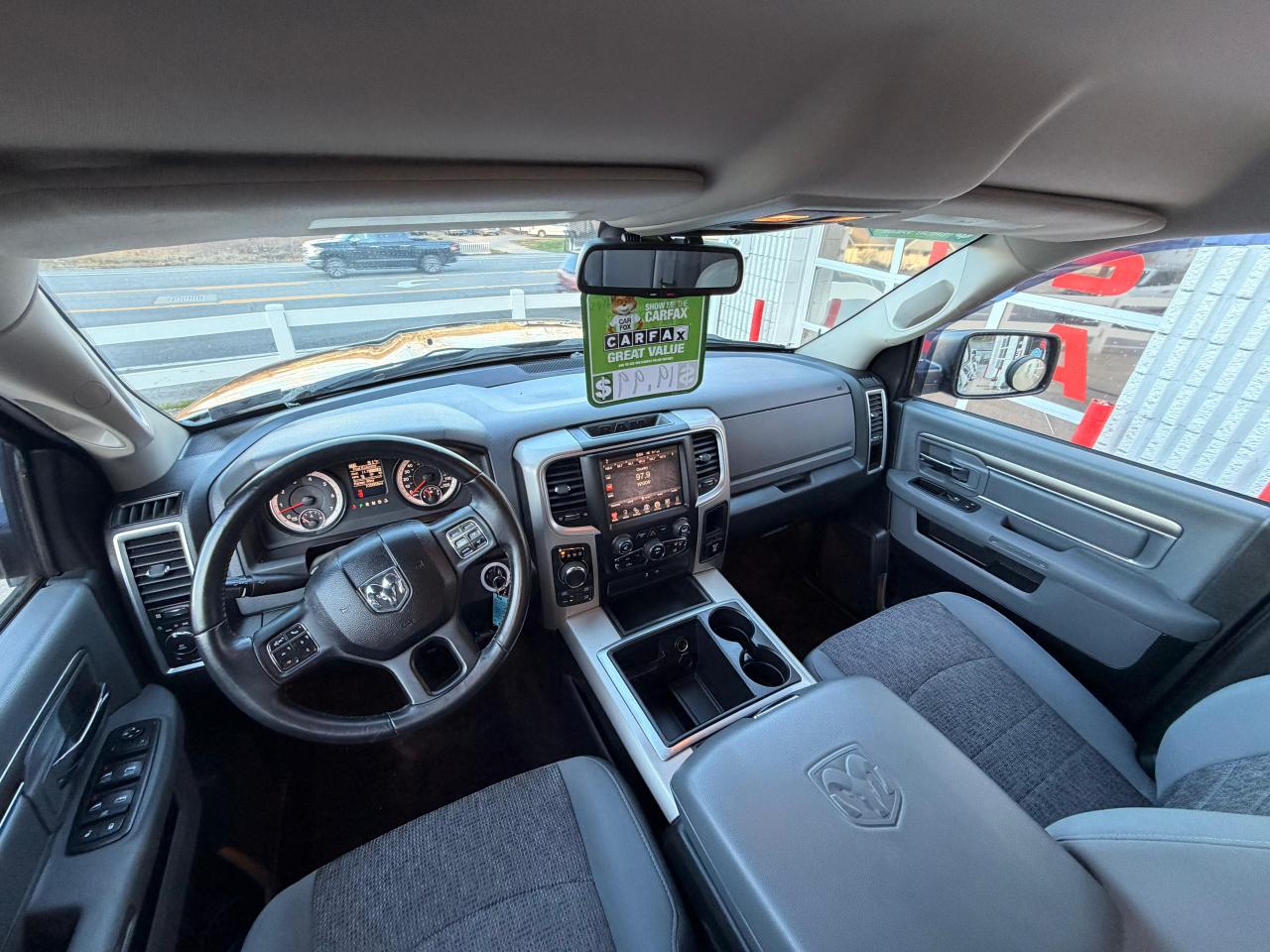 RAM 1500 SLT Crew Cab SWB 4WD 2015