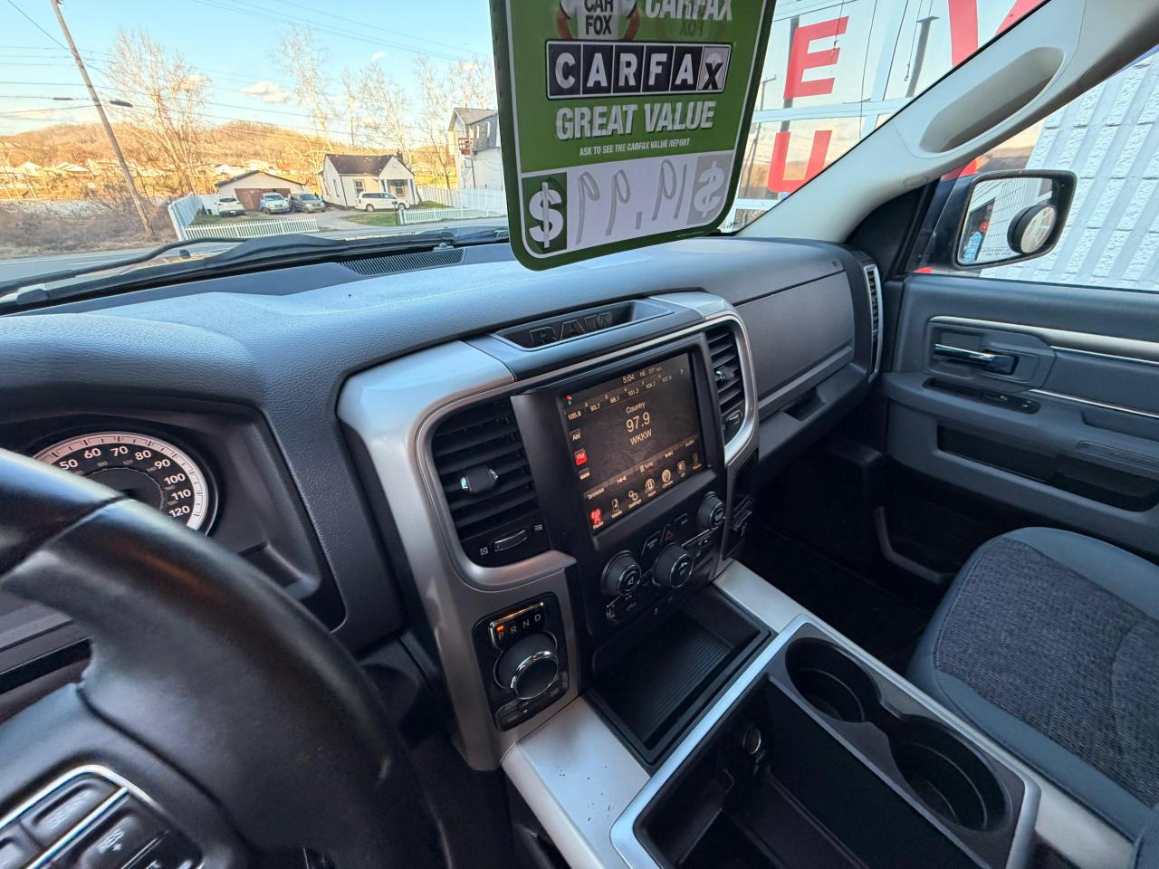 RAM 1500 SLT Crew Cab SWB 4WD 2015