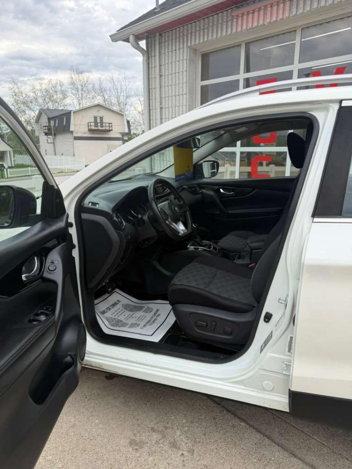 Nissan Rogue Sport S AWD 2017