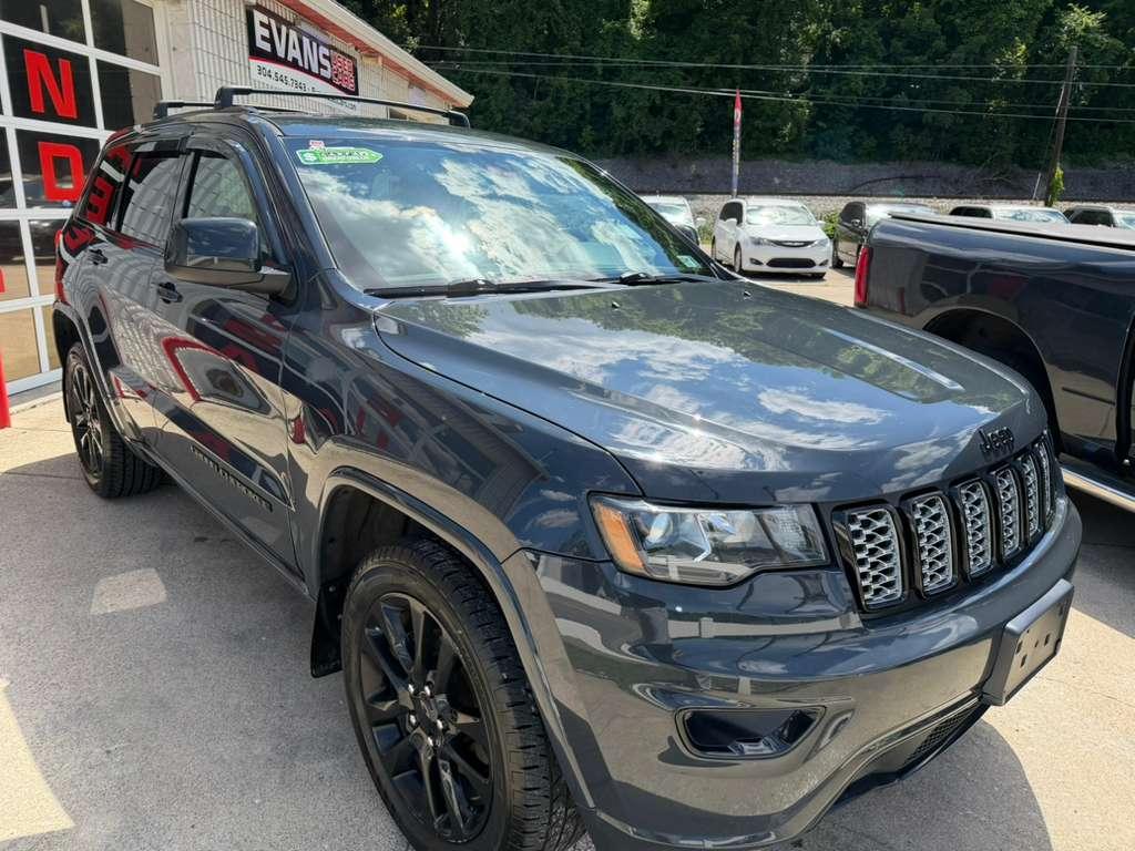 Jeep Grand Cherokee Laredo 4WD 2018