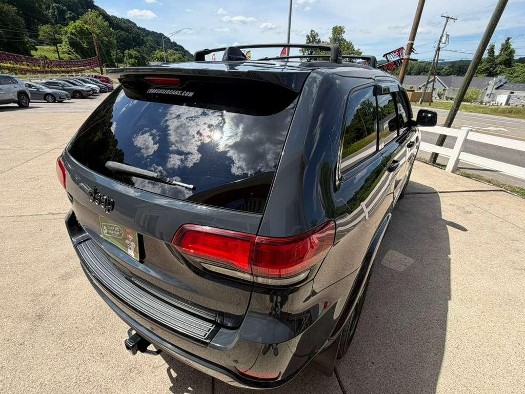 Jeep Grand Cherokee Laredo 4WD 2018