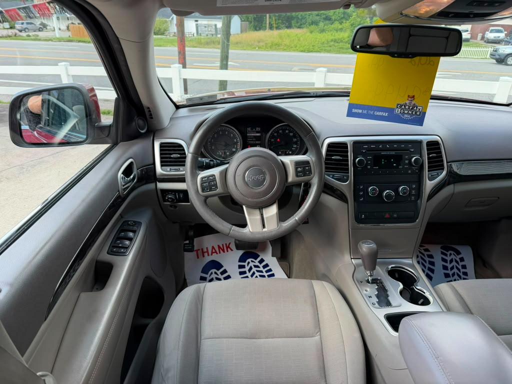 Jeep Grand Cherokee Laredo 4WD 2012