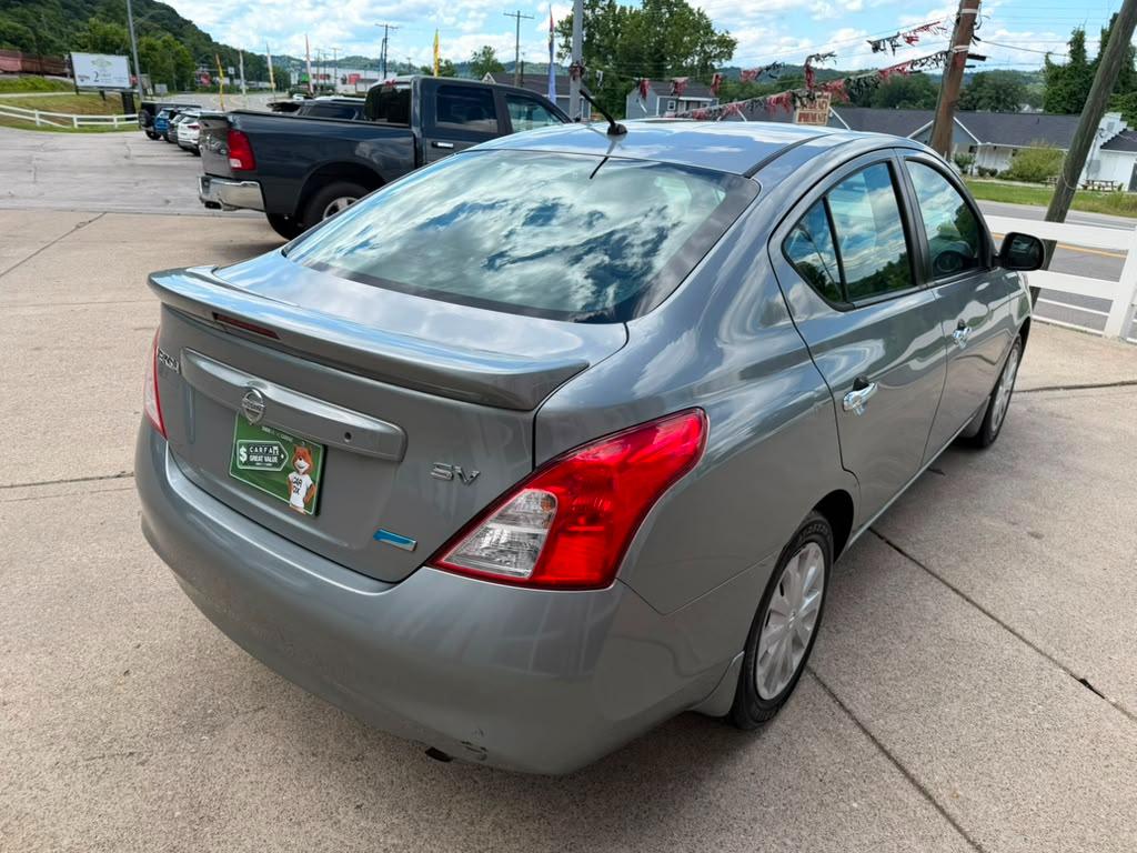 Nissan Versa 1.6 S 4A 2013