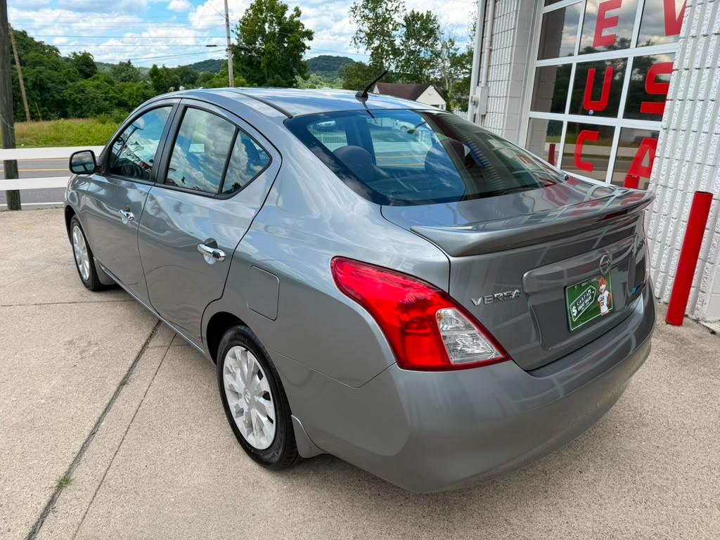 Nissan Versa 1.6 S 4A 2013
