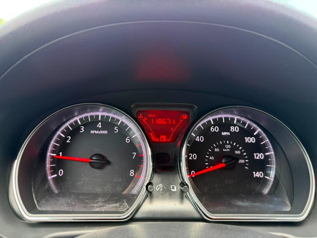 Nissan Versa 1.6 S 4A 2013