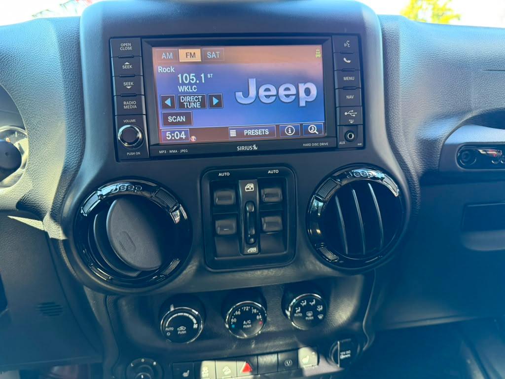 Jeep Wrangler Unlimited Sahara 4WD 2015