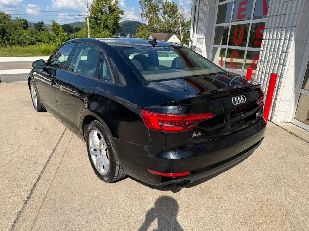 Audi A4 2.0T Premium quattro Sedan 2017