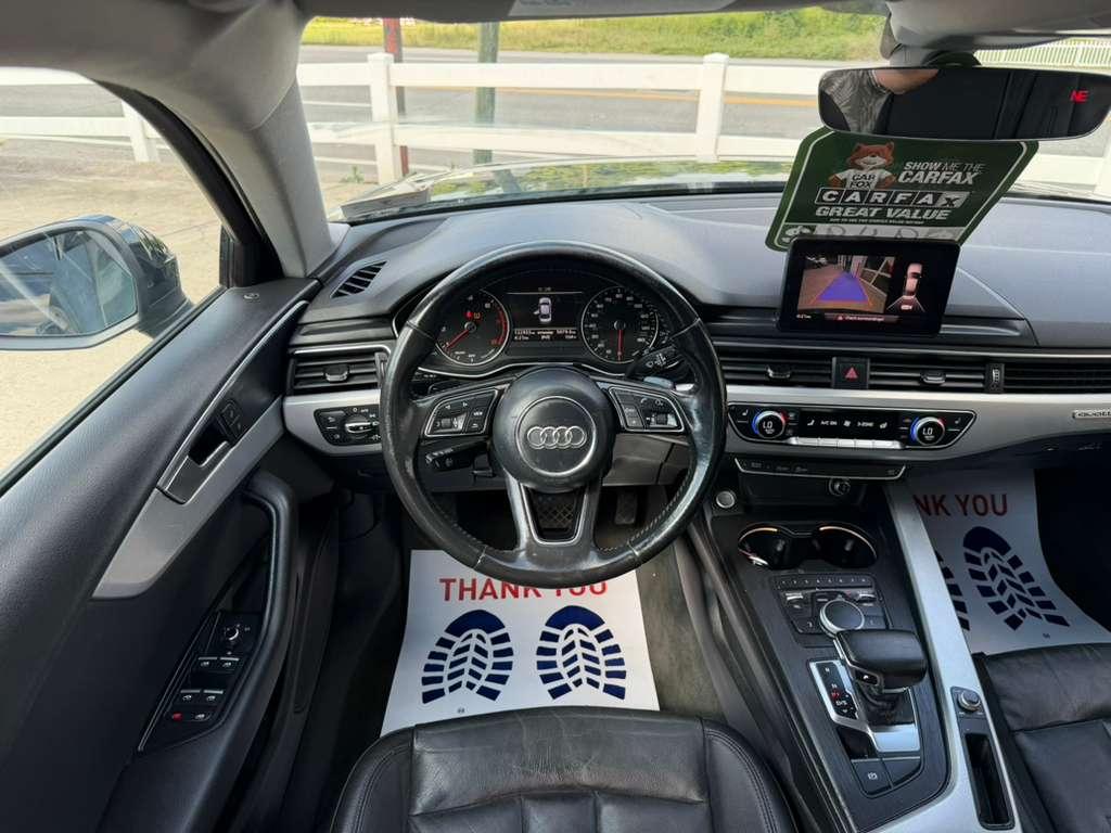 Audi A4 2.0T Premium quattro Sedan 2017