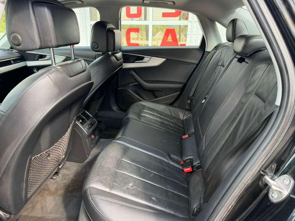 Audi A4 2.0T Premium quattro Sedan 2017