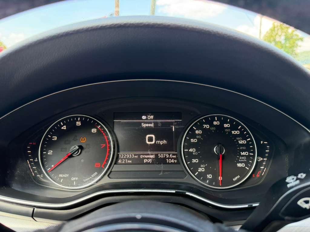 Audi A4 2.0T Premium quattro Sedan 2017