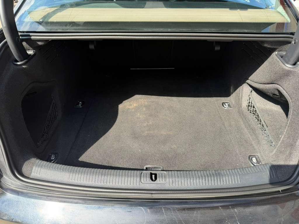 Audi A4 2.0T Premium quattro Sedan 2017