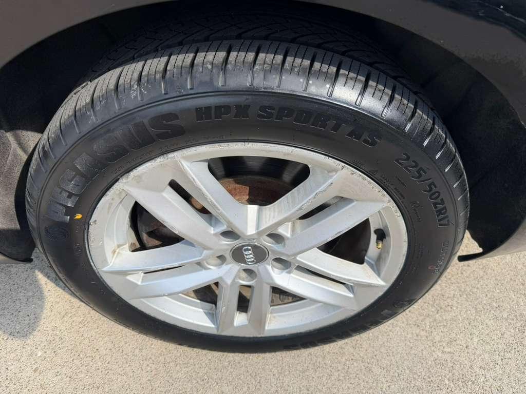 Audi A4 2.0T Premium quattro Sedan 2017