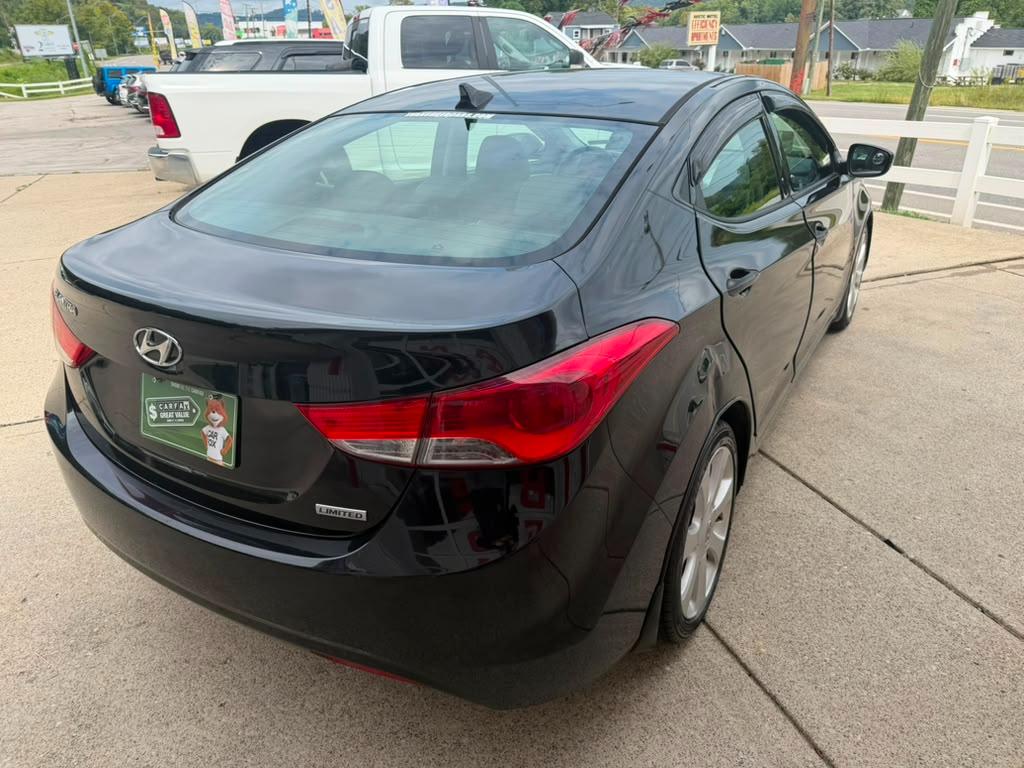 Hyundai Elantra GLS M/T 2013