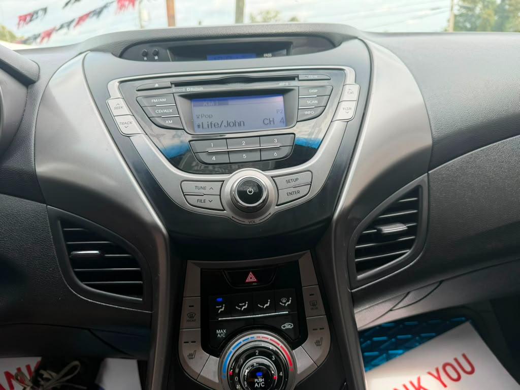 Hyundai Elantra GLS M/T 2013