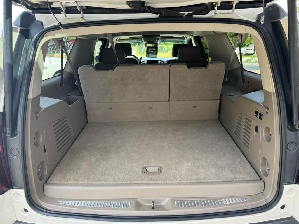 Chevrolet Suburban photo 5