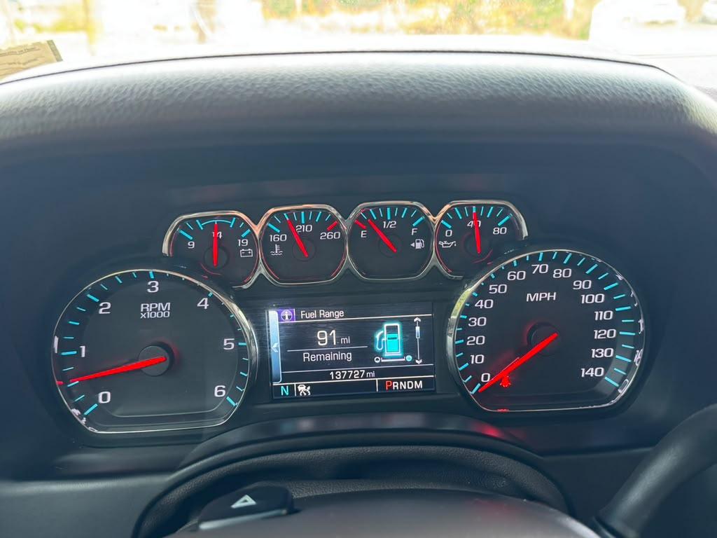Chevrolet Suburban photo 10
