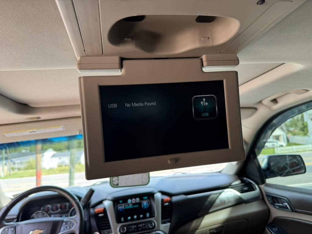 Chevrolet Suburban photo 13