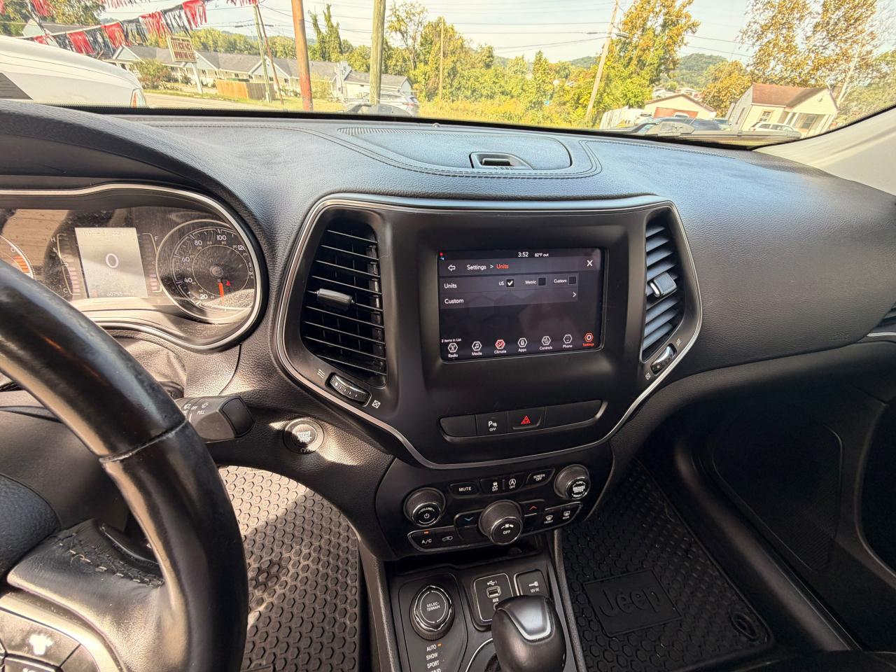 Jeep Cherokee photo 10