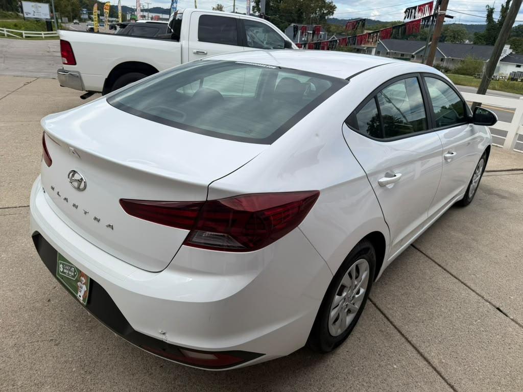 Hyundai Elantra SE 6M 2020