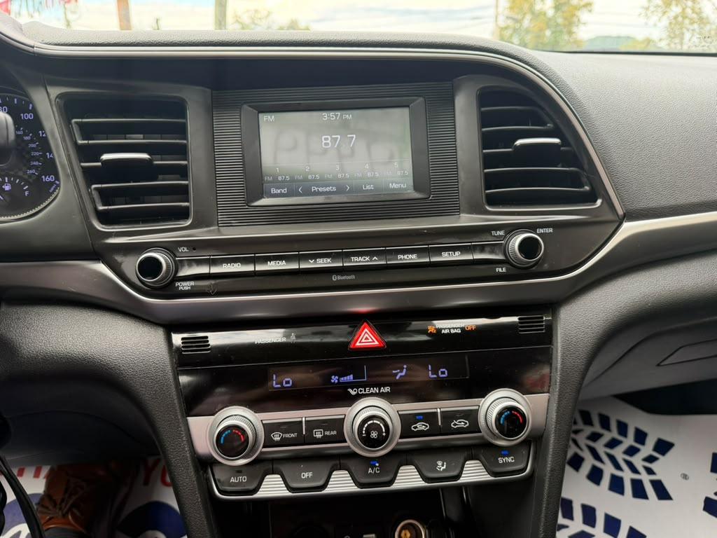 Hyundai Elantra SE 6M 2020