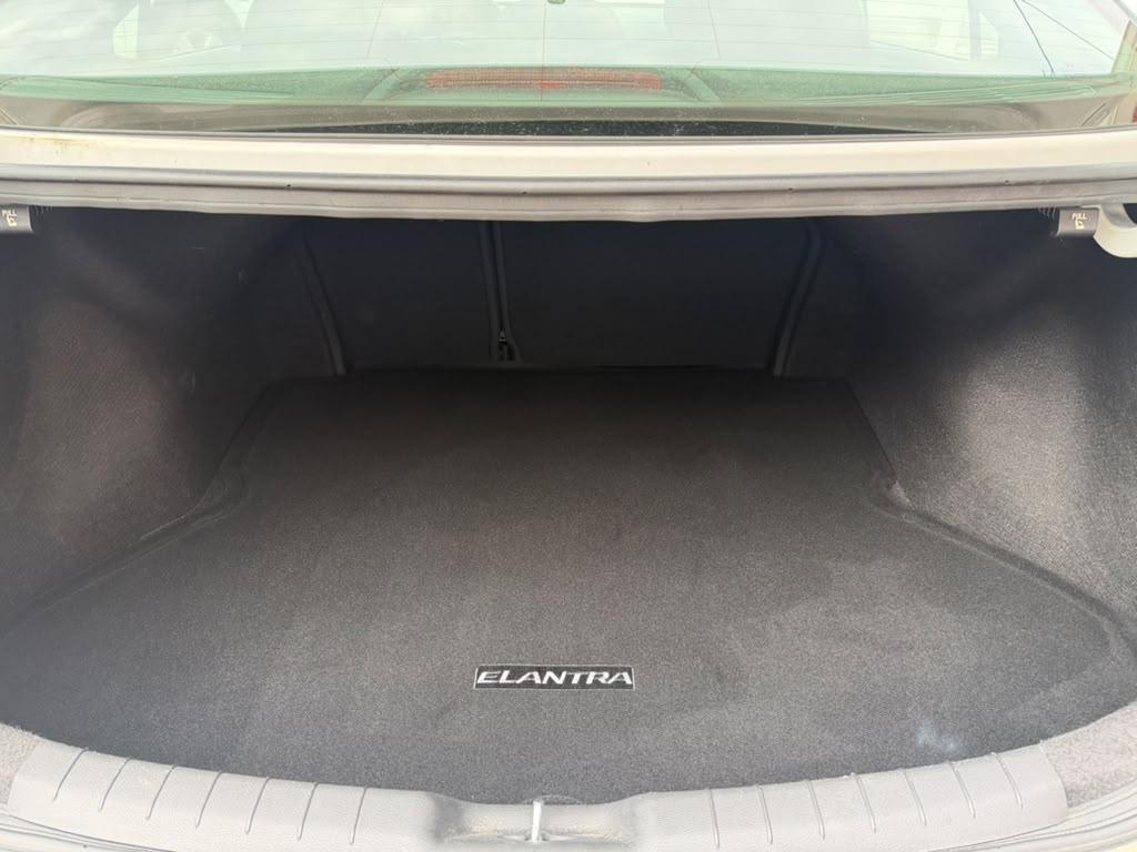 Hyundai Elantra SE 6M 2020