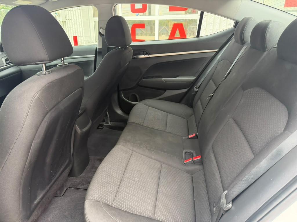 Hyundai Elantra SE 6M 2020