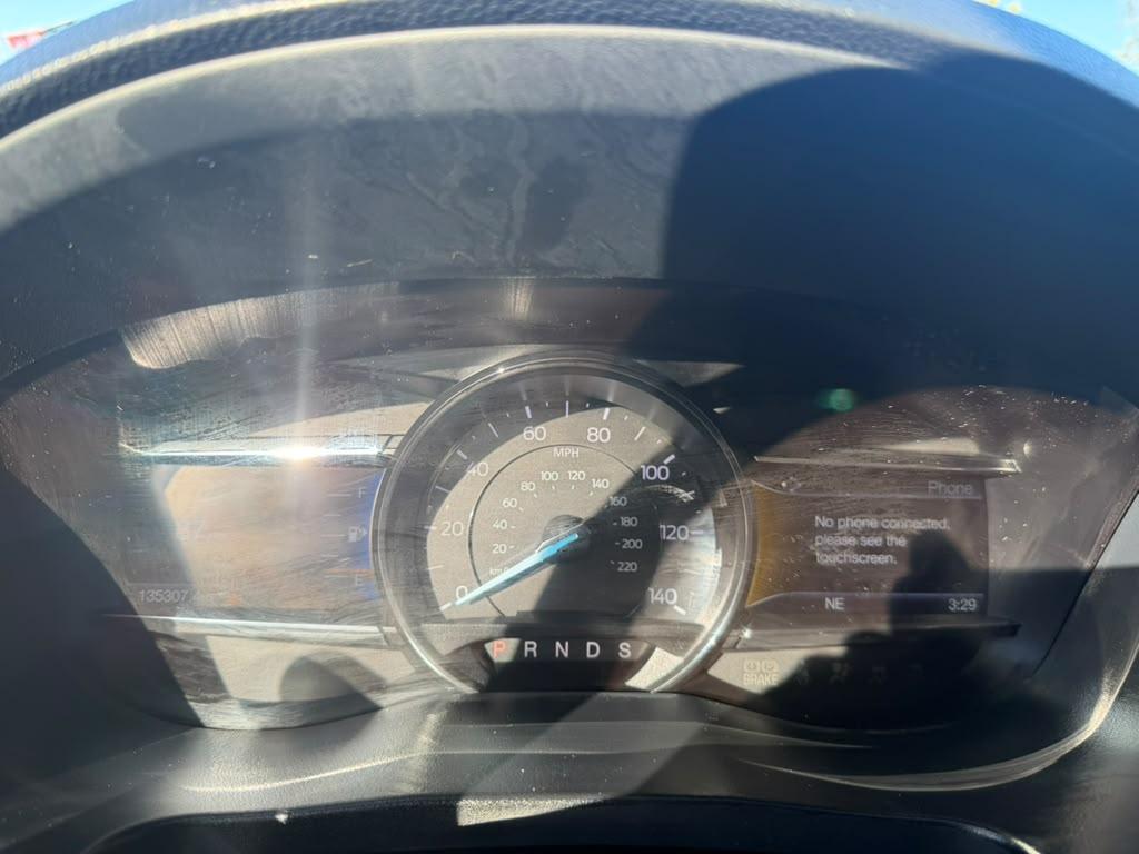 Ford Explorer photo 8
