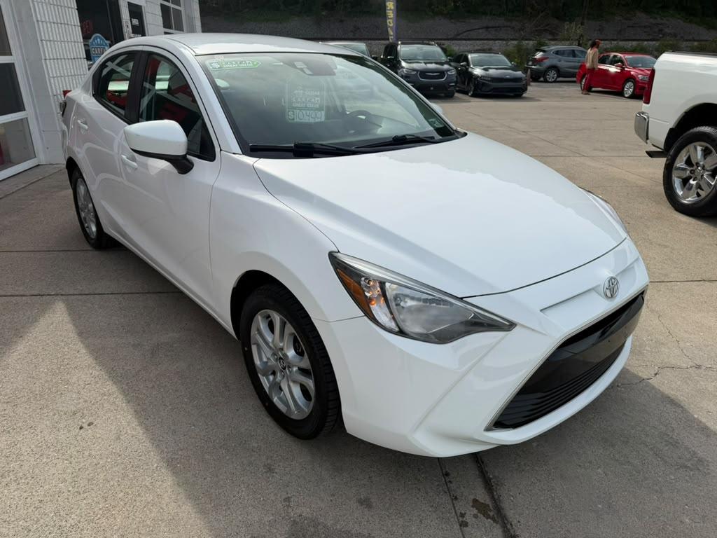 Toyota Yaris iA 6A 2017