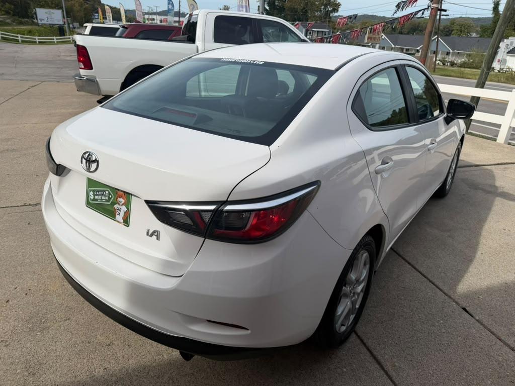 Toyota Yaris iA 6A 2017
